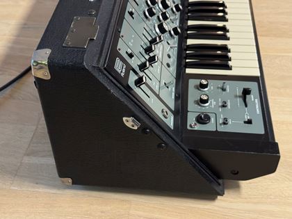 Roland-SH5